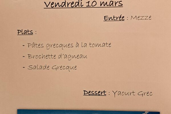 Ce vendredi nous avons partagé un repas grecque.