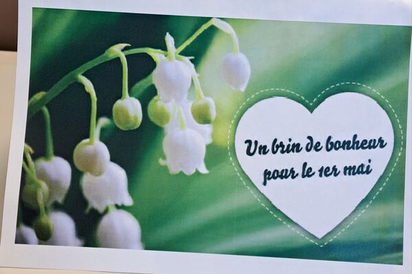 L'ensemble des résidents ont reçu un brin de muguet porte bonheur.