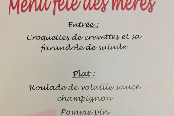 Ce dimanche nous avons fêtez les mamans avec un repas festif.