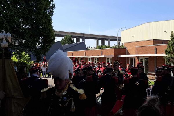 Les marcheurs ont fait une halte au sein de la résidence