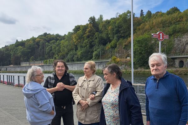 Nous sommes partis toute la journée pour une croisière à Dinant