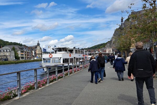 Nous sommes partis toute la journée pour une croisière à Dinant