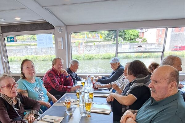 Nous sommes partis toute la journée pour une croisière à Dinant